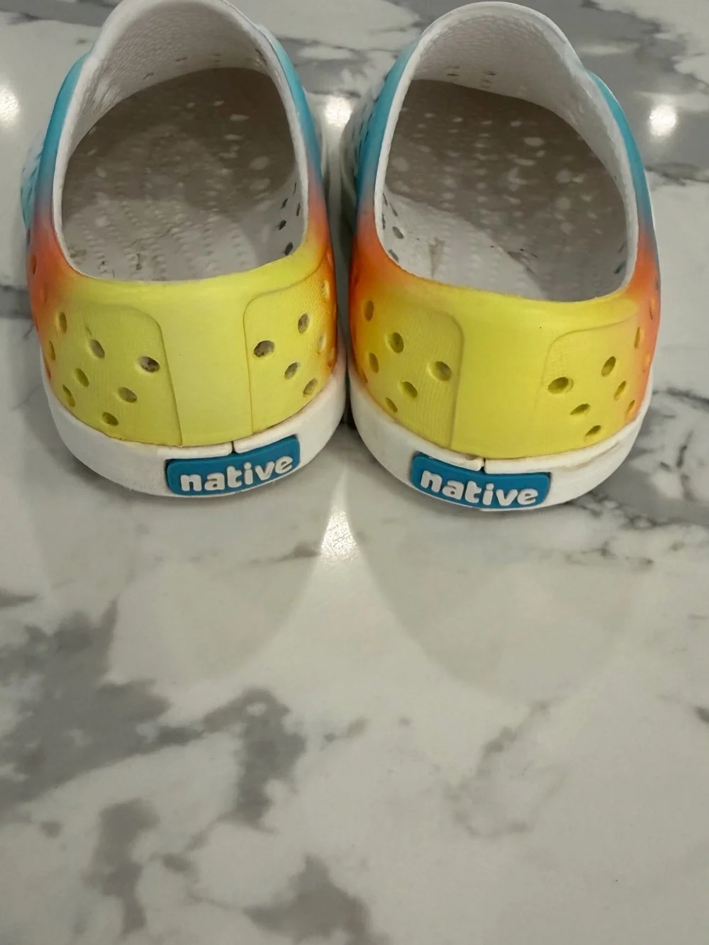 Native Kids Slip-On Water Shoes in White with Rainbow Sides Size 5